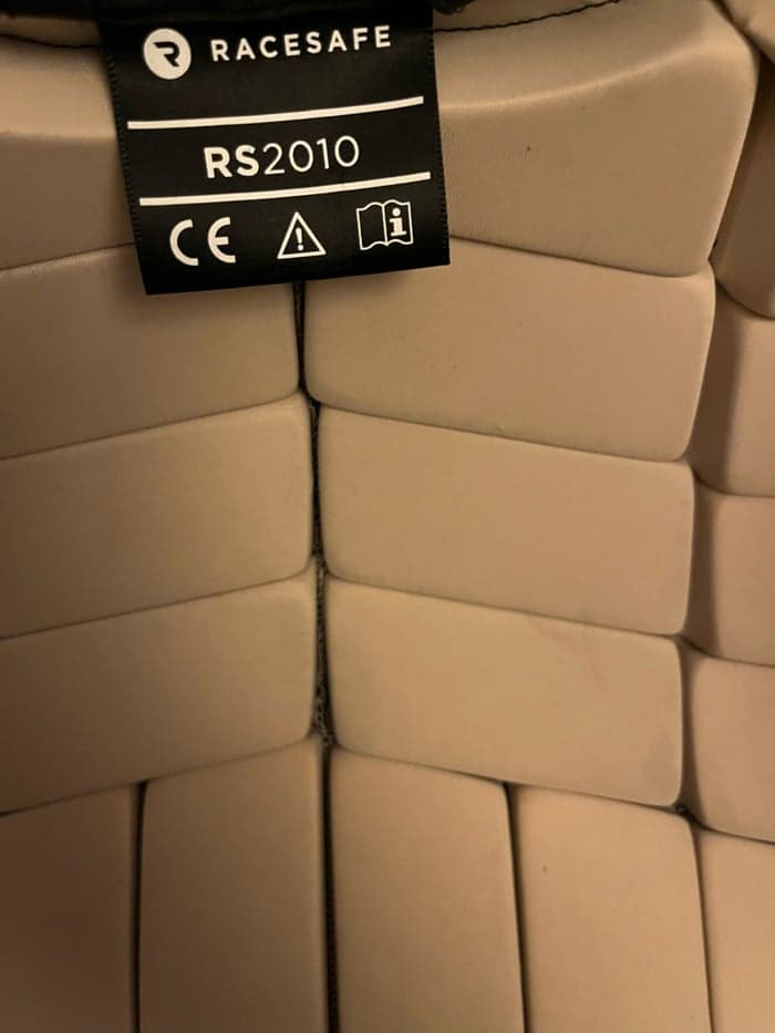 Media 2 av Svart skyddsväst från Racesafe