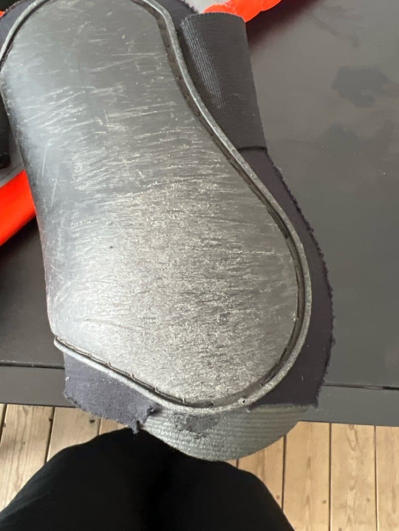 Bild 4 av Svarta bakbenskydd från Eskadron