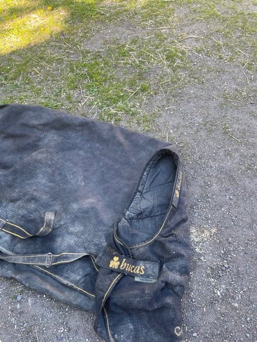 Bild av Svart täcke från Bucas