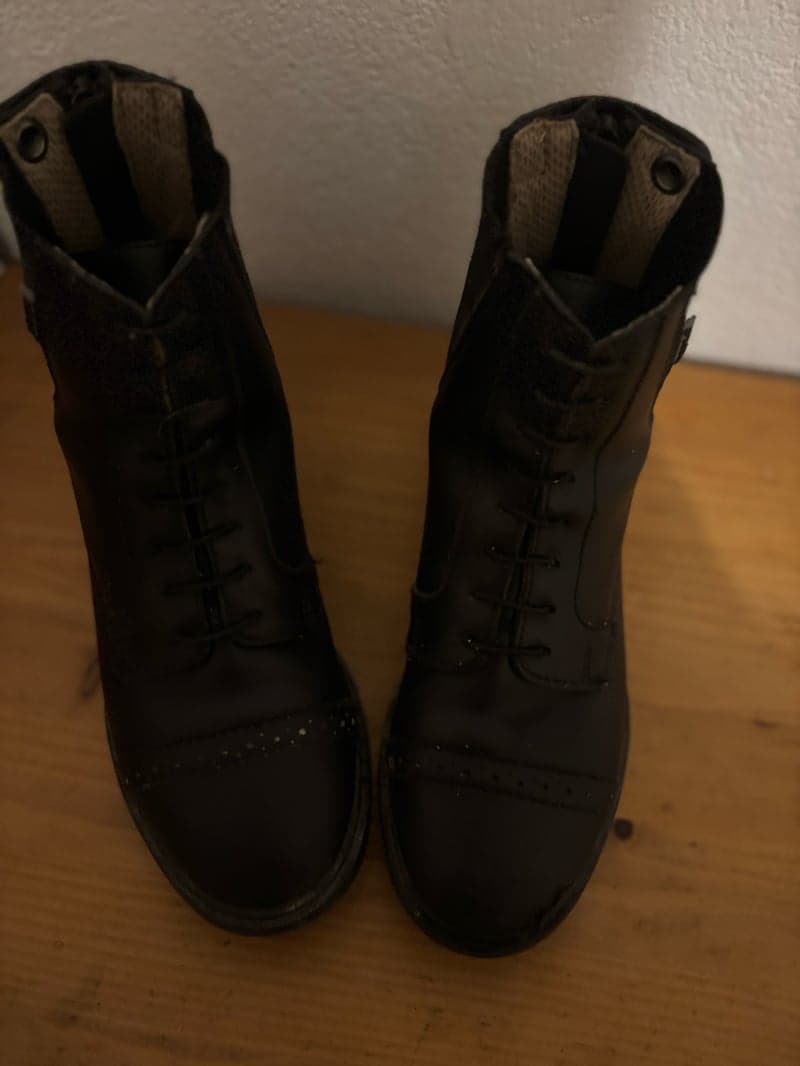 Bild 3 av Svarta ridstövlar från horze 