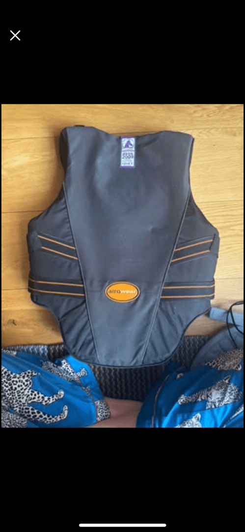 Bild 2 av Ryggskydd hjälm m m