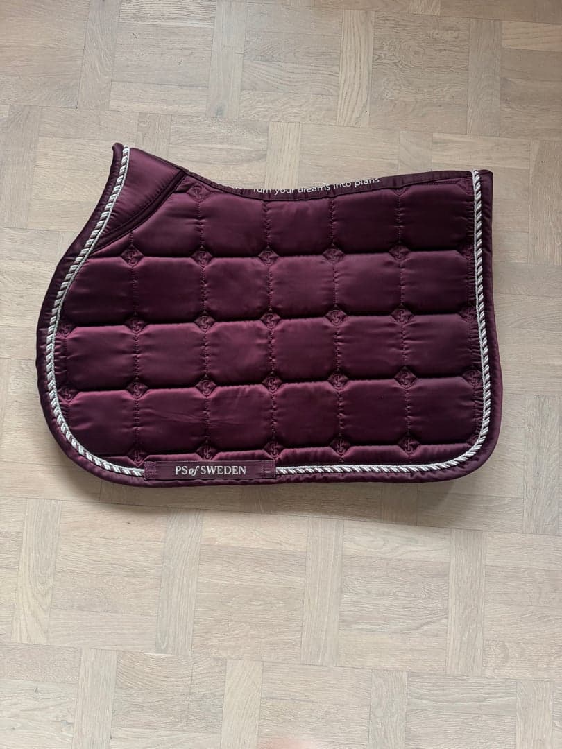 Bild 1 av Vinrött schabrak från PS of Sweden