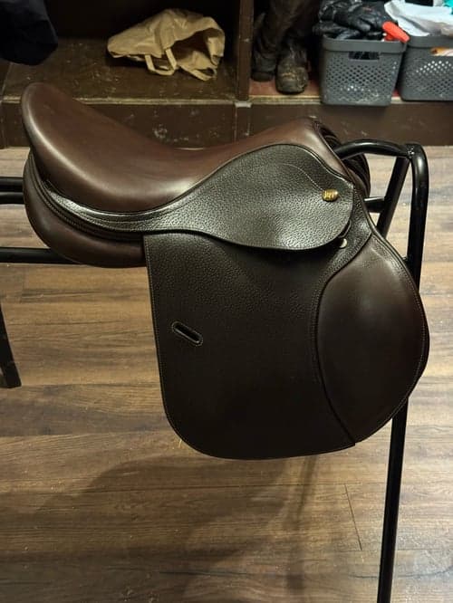 Bild av Brun sadel från lippo 15,5