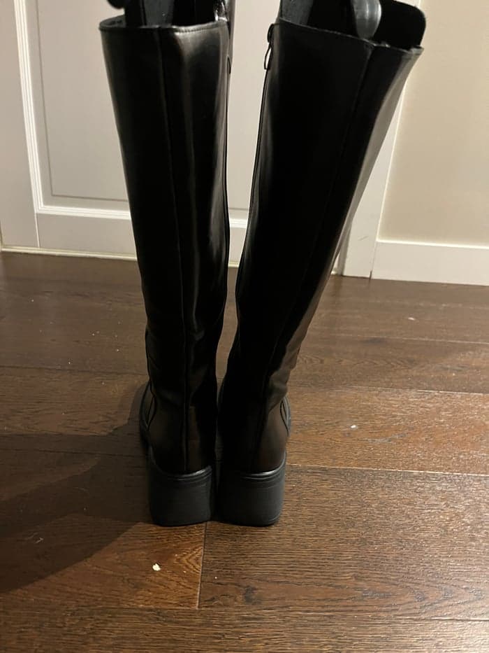 Media 1 av Svarta ridstövlar