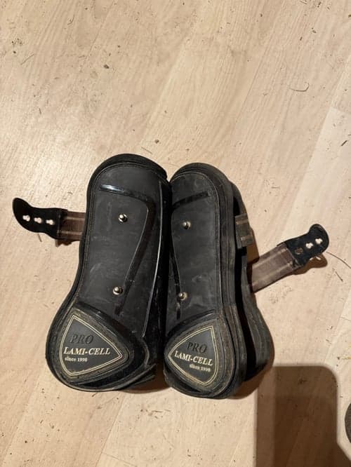 Bild av Svarta benkydd från PRO LAMI-CELL