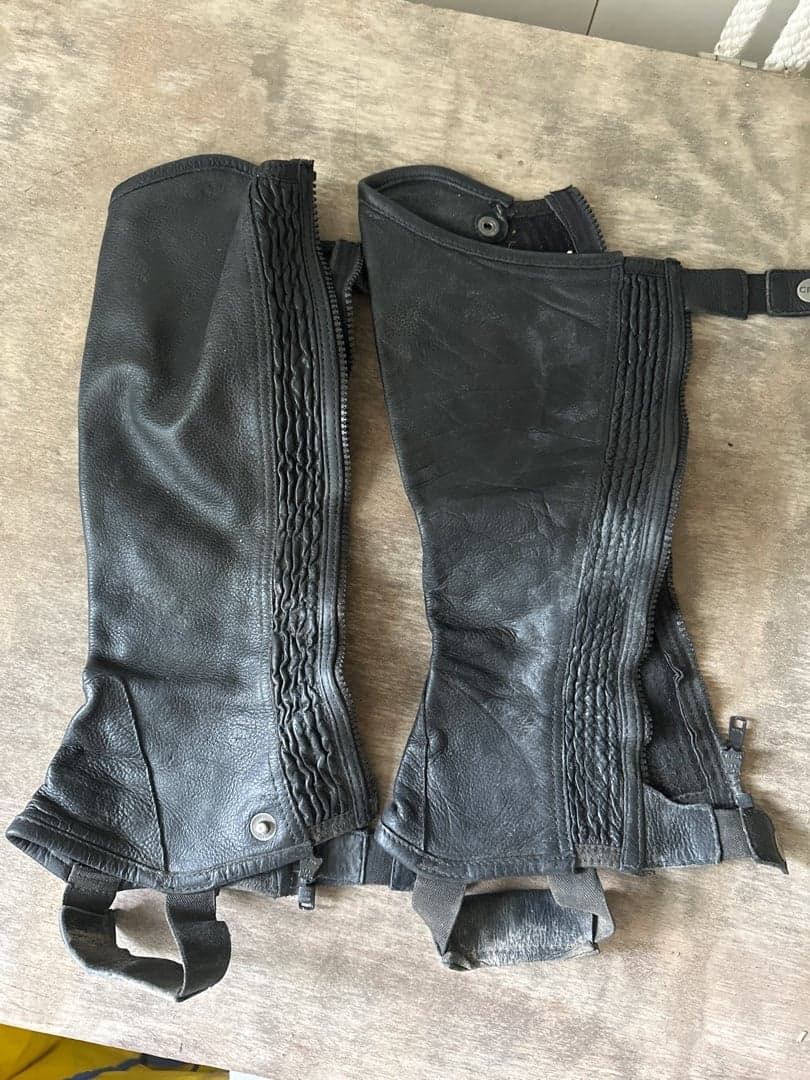 Bild 1 av Svarta chaps