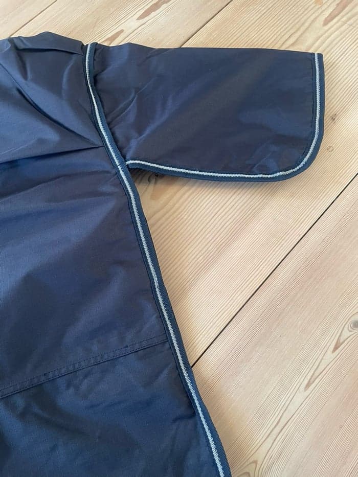 Media 4 av Mörkblått utomhustäcke från Fairfield