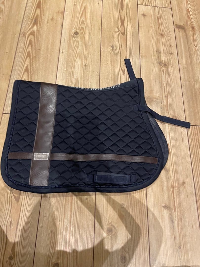 Bild 1 av Mörkblått schabrak från Equestrian Stockholm