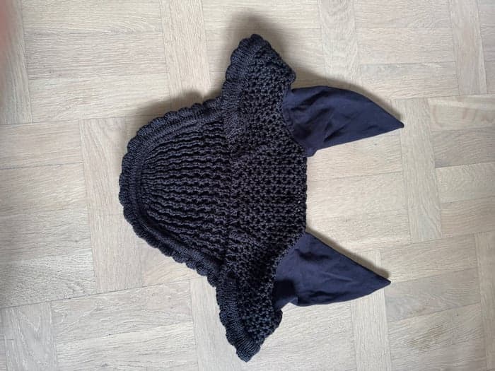 Media 4 av Mörkblå huva med strass från Equiline 