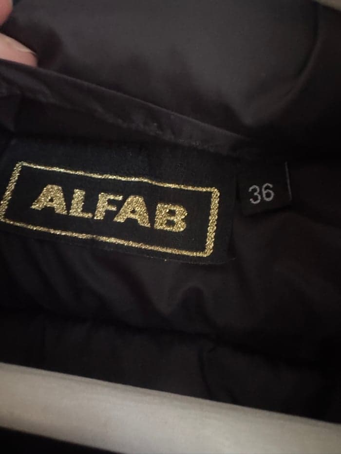 Media 3 av Svart väst från ALFAB