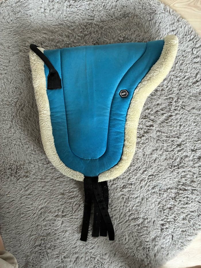 Media 1 av Blå barbackapadd från QHP