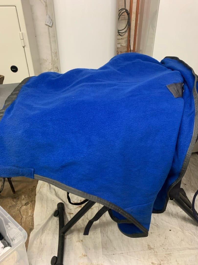 Bild 1 av Blått fleecetäcke strl 155 säljes då jag har bytt färg och garderob till min nya häst 