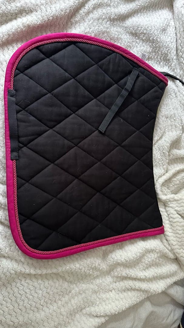 Bild 1 av Svart schabrak med rosa kant