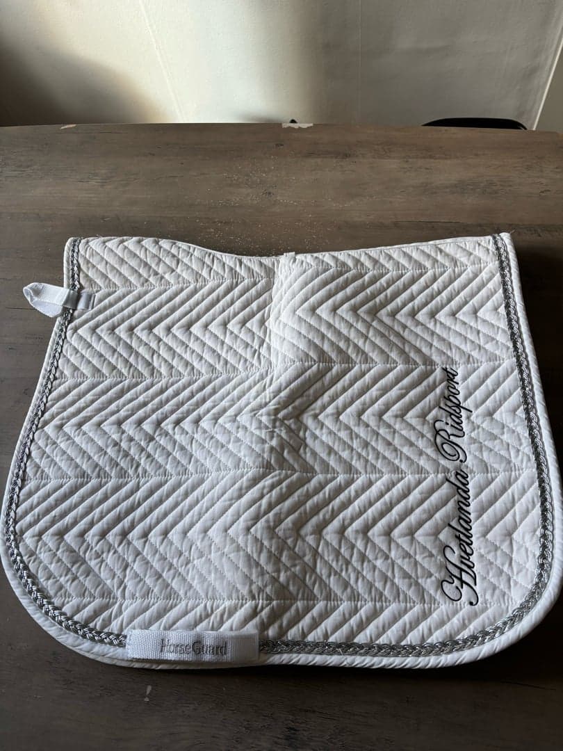 Bild 1 av Vitt schabrak från HorseGuard