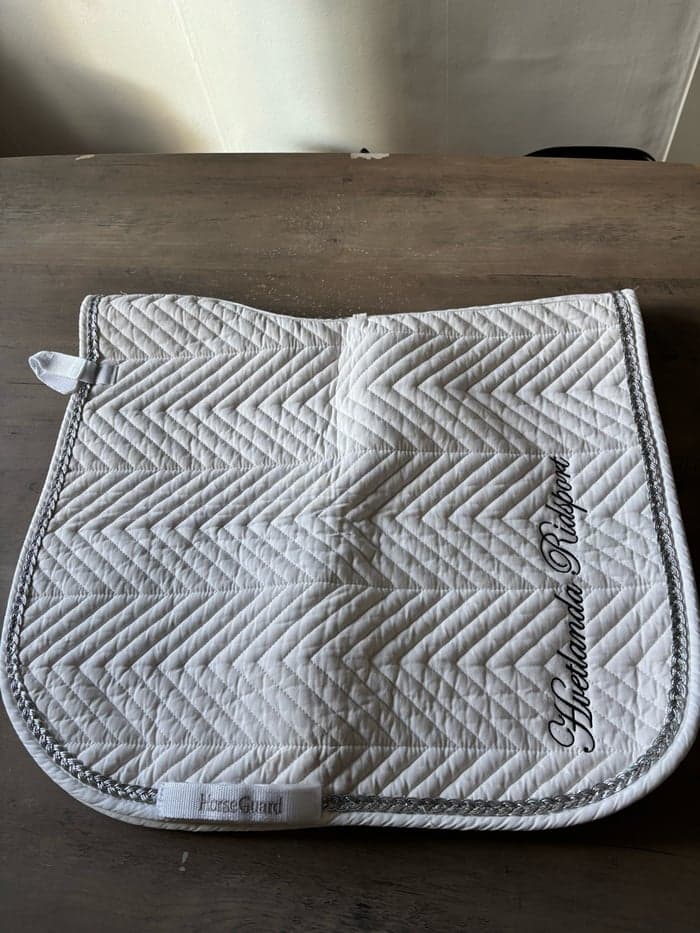 Media 1 of Vitt schabrak från HorseGuard