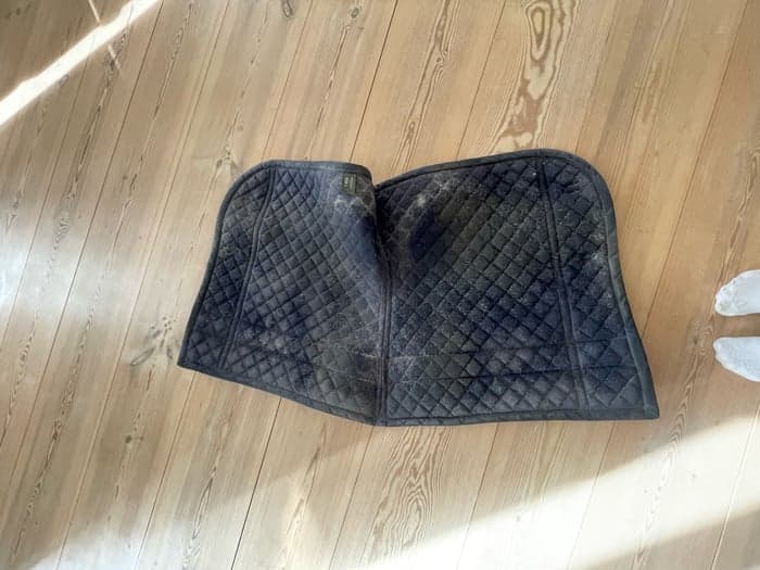 Media 5 of Mörkblått schabrak från Equestrian Stockholm