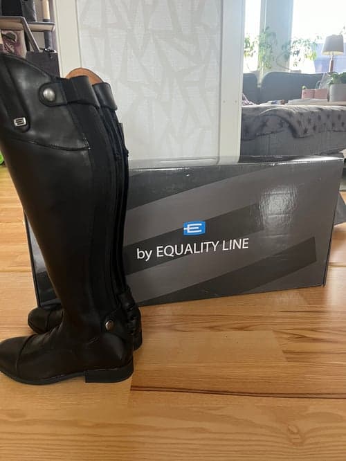 Image of Helt nya Equlity line (E-logga) stövlar 