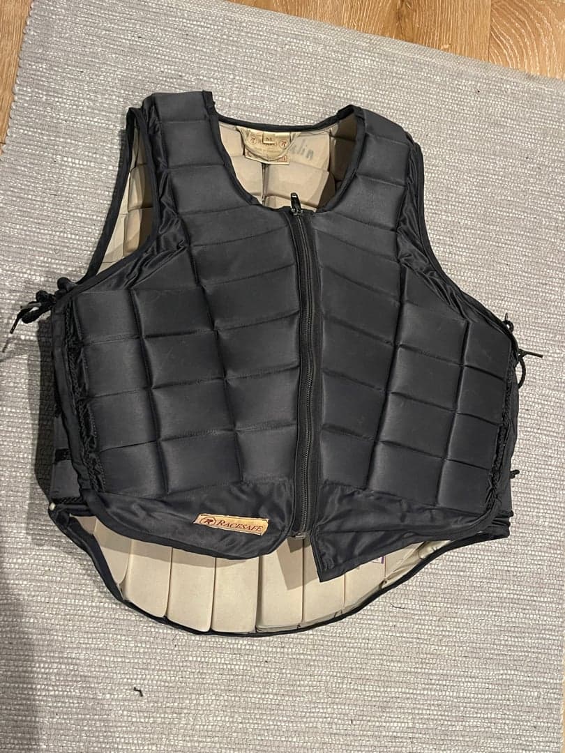 Bild 1 av Racesafe-väst