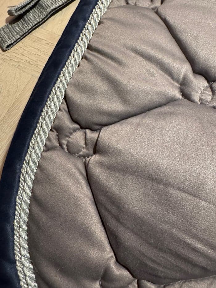 Media 3 of Grått dressyrshabrak från Equestrian Stockholm 