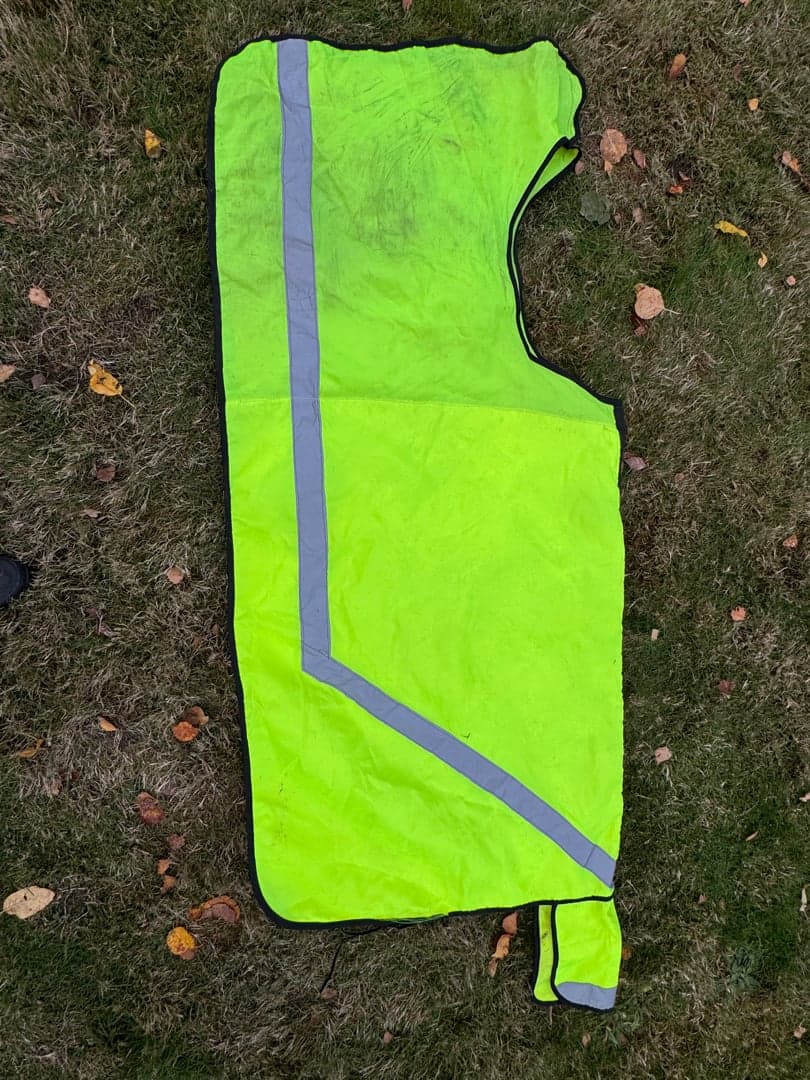 Image 1 of Neongrön reflex ridtäcke