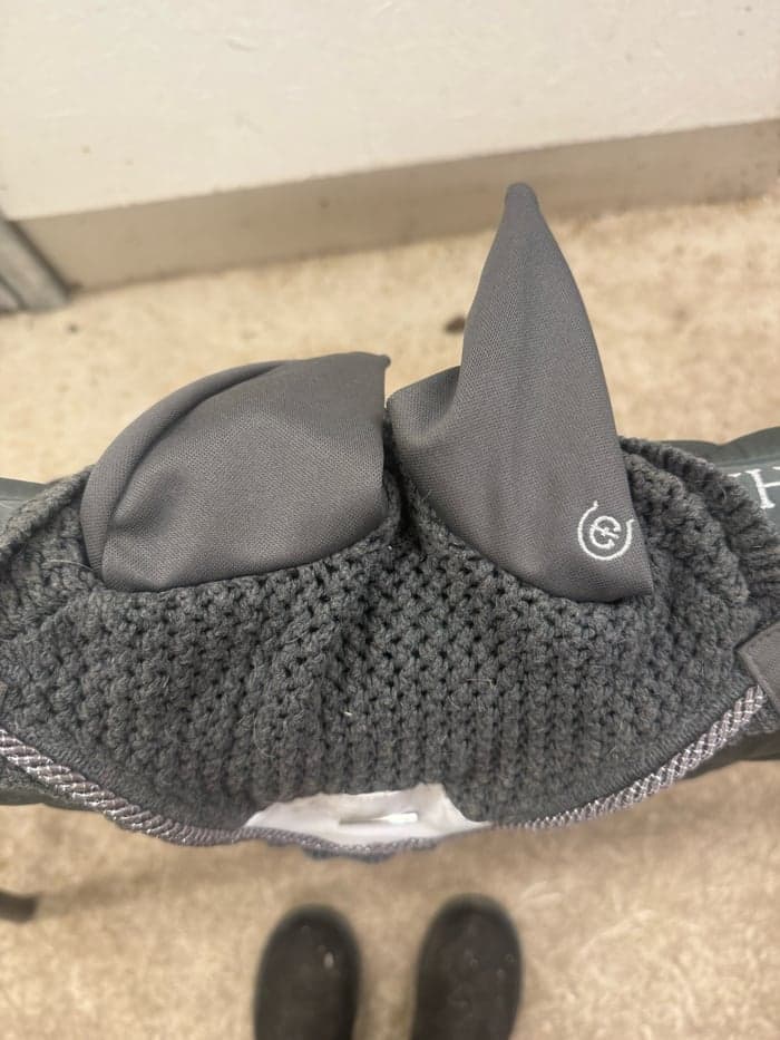 Media 9 av JULKLAPPSTIPS!🎅Mörkgrått hoppschabrak med huva från Equestrian Stockholm, strl PONNY 