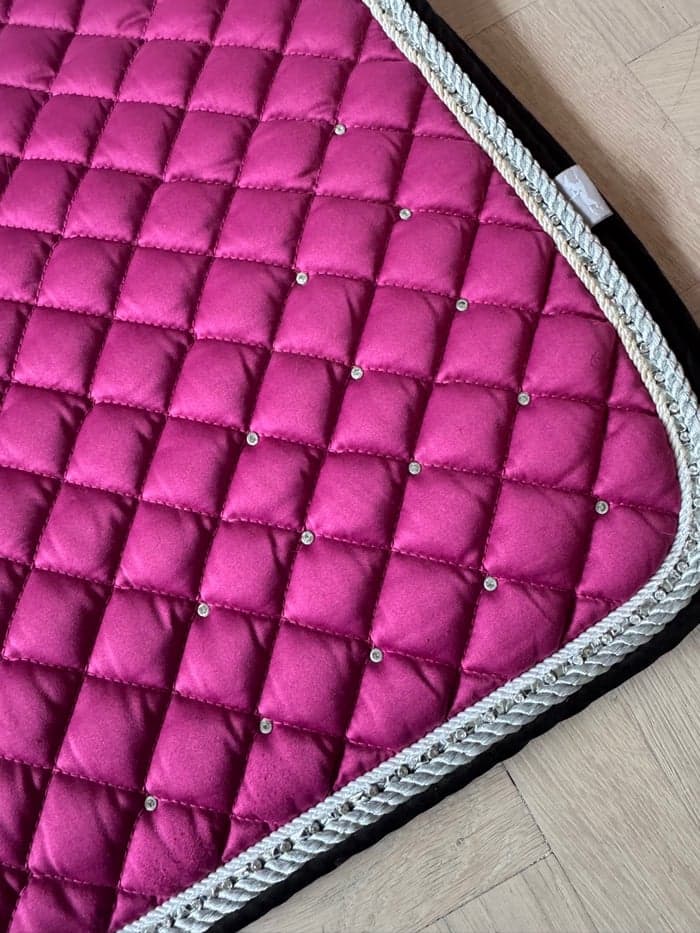 Media 2 of Rosa schabrak från Schockemöhle Sports