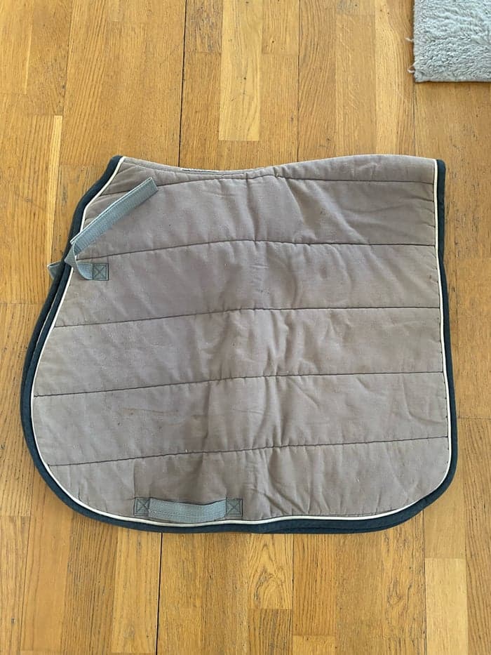 Media 1 av Grått schabrak