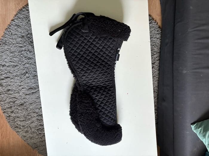 Media 1 of Svart fårskinnpad
