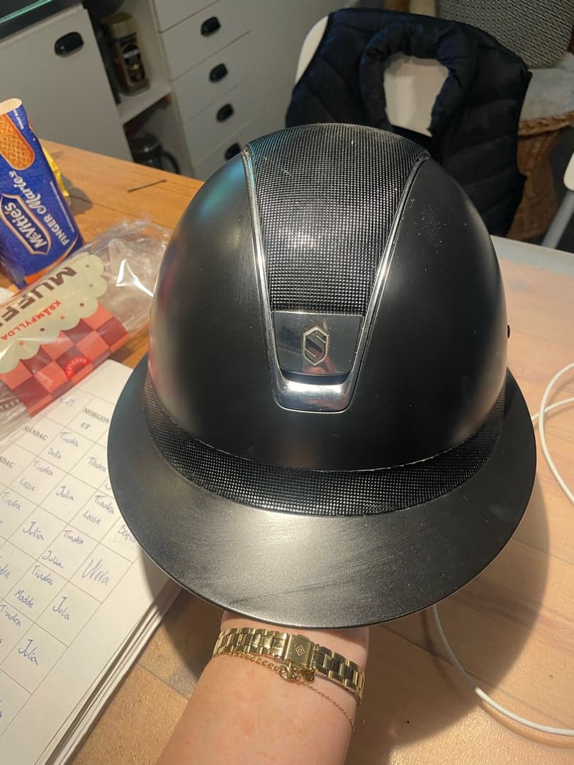 Image 1 of Samshield hjälm