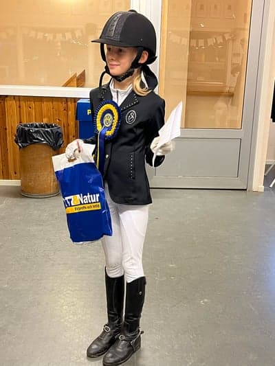 Inlägg 13 av Galopp med titeln Dressyr tävling med Ariel 