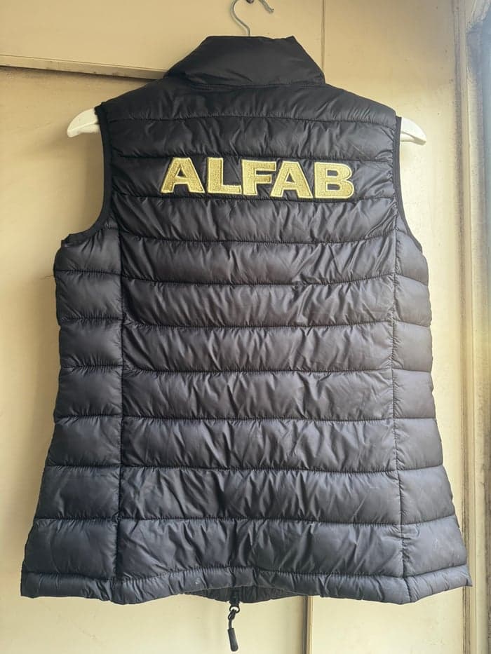 Media 2 av Svart väst från ALFAB