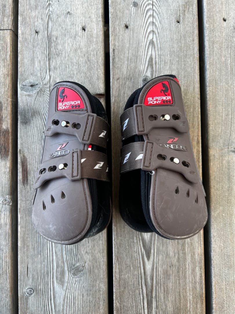 Bild 1 av Små benskydd