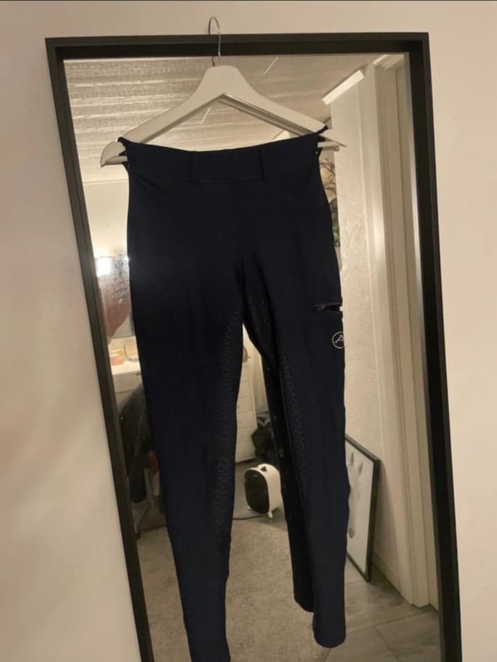 Media 1 av Mörkblå ridbyxor från Alequi