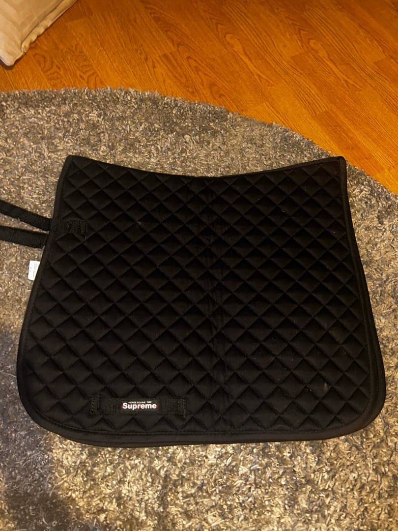 Bild 1 av Svart schabrak från Horze