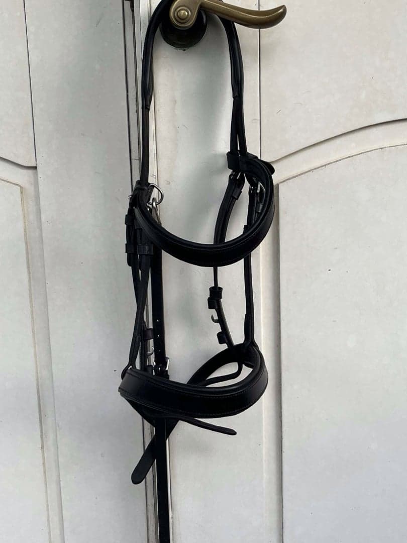 Bild 1 av Mycket Fint mörkbrunt träns!