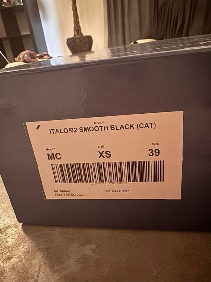 Media 6 av Svarta tricolores ridstövlar storlek 39