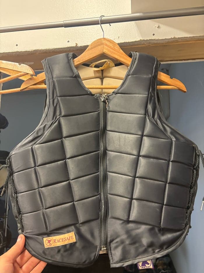 Media 1 av Svart skyddsväst från Racesafe