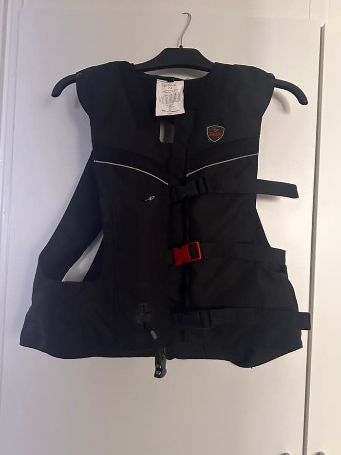 Media 1 of Svart airbag väst från Spark