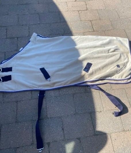 Media 1 av Beige täcke från Fairfield