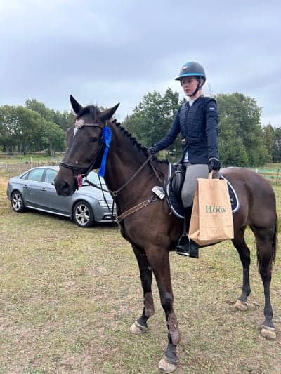 Inlägg 37 av Hoppning med titeln MJ’s senaste rosett✌🏼🎀