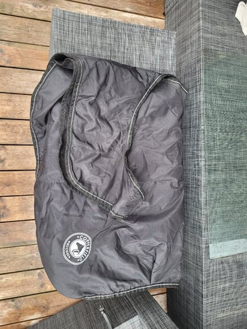 Bild av Black hip rug