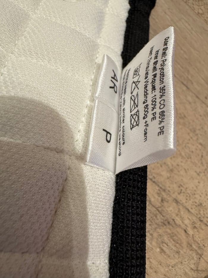 Media 3 of Vitt hoppschabrak från Maya Dolorez 