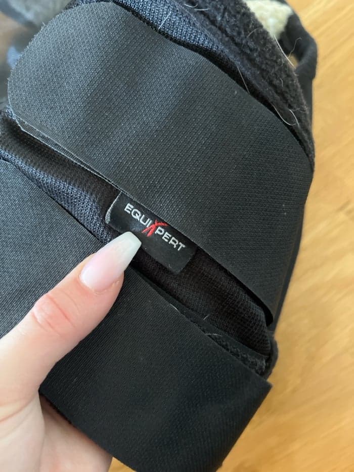 Media 2 av Svarta flugskydd 