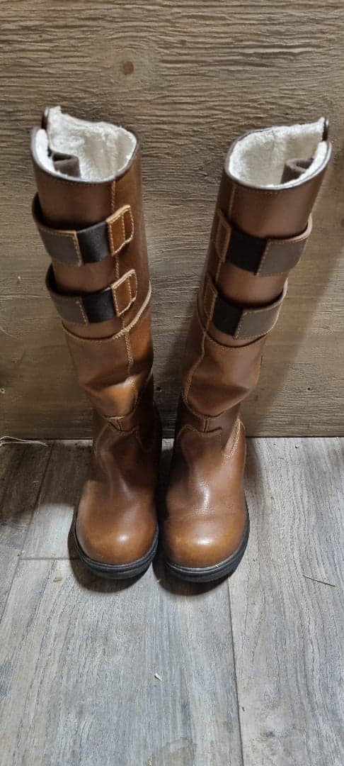 Image 1 of Brown Winter Boots