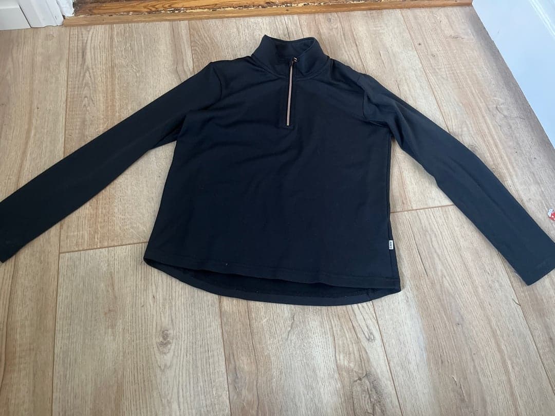 Image 1 of Svart långärmad tröja