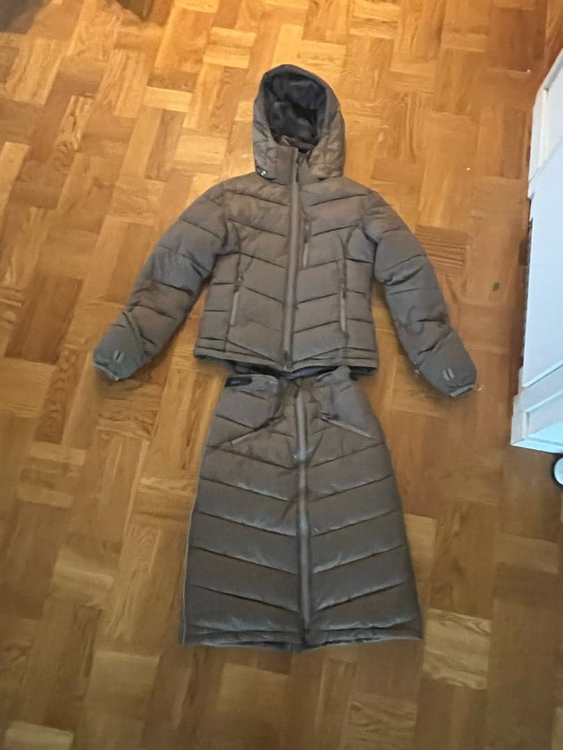 Bild 1 av Uhip Nordic jacka och kjol 