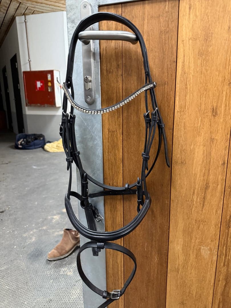 Image 1 of Svart träns