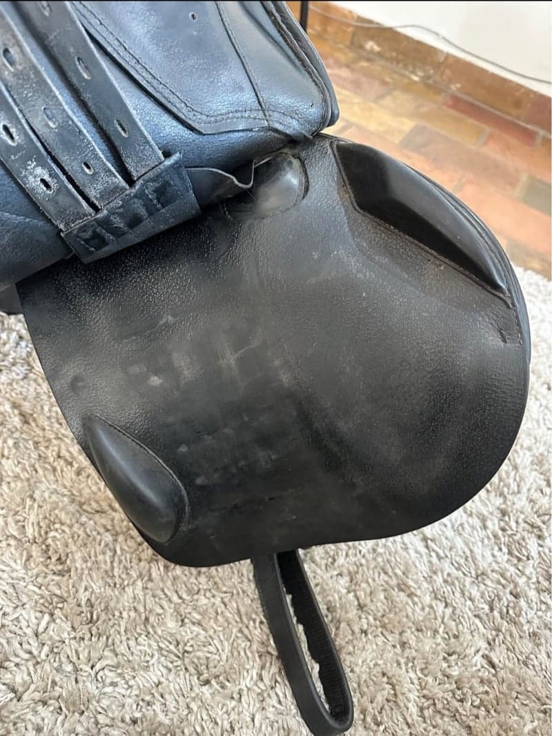 Bild 2 av Högkvalitativ Prestige Jumping Saddle - 17H