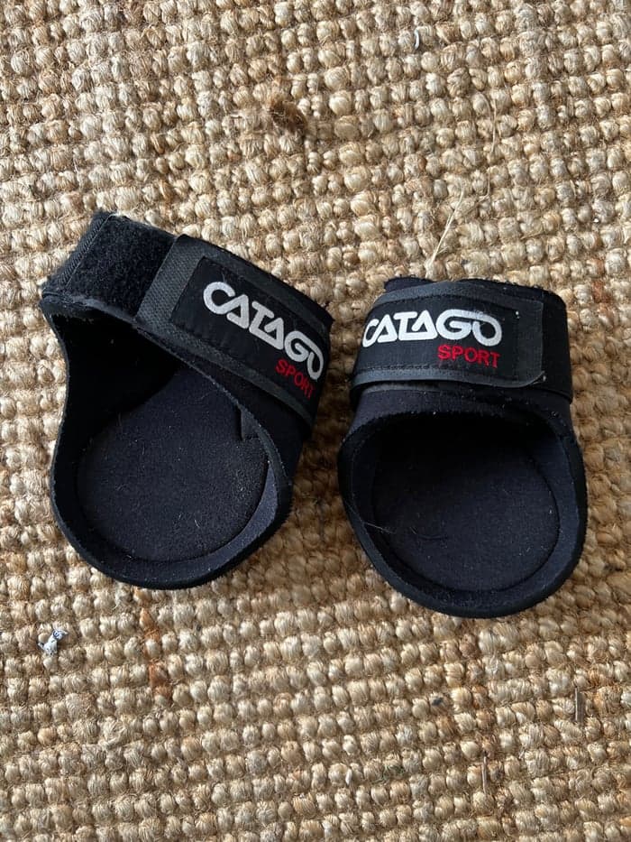 Media 3 av Bruna kotskydd från Catago 
