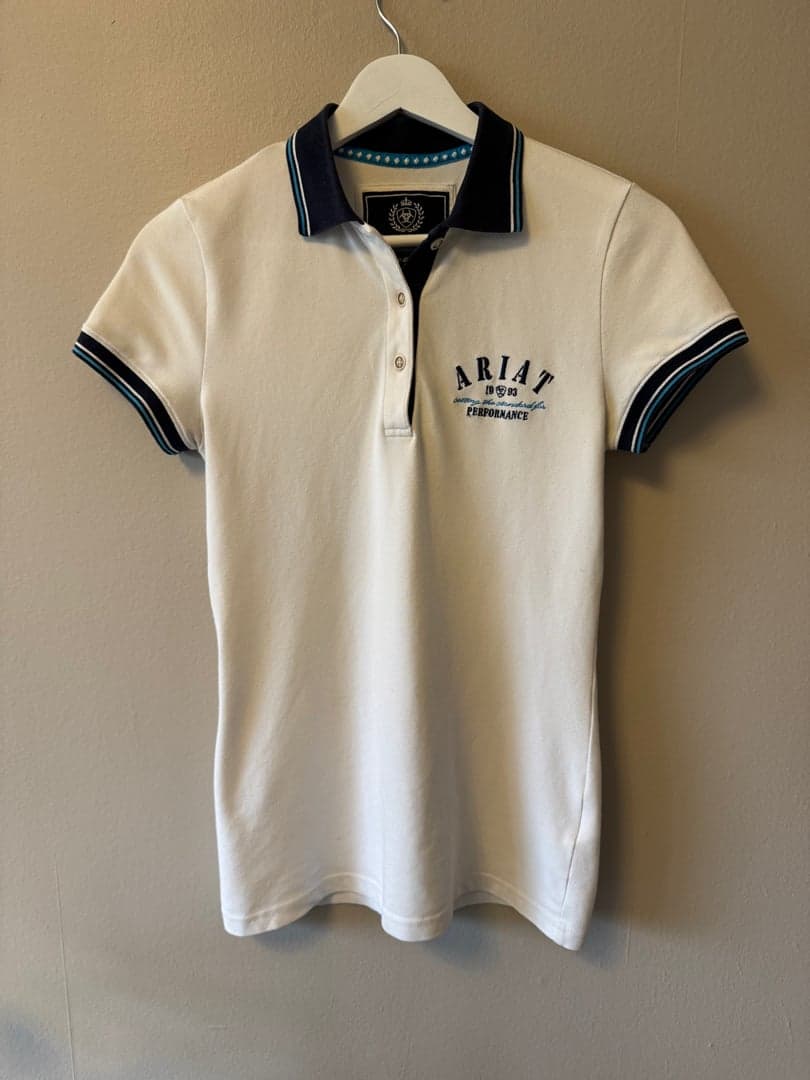 Bild 1 av Vit pikétröja från Ariat